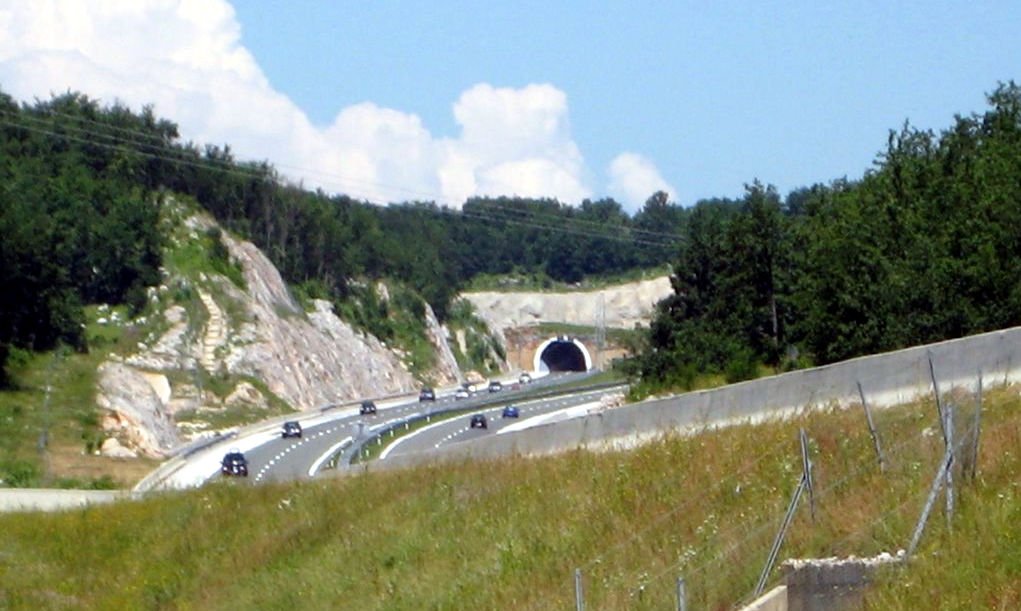 Tunel Krpani na autocesti u Svetom Roku